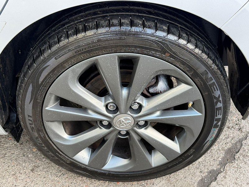 Toyota Auris 1.8 VVT-h Excel CVT Euro 6 (s/s) 5dr (Safety Sense) 5dr Automatic 2026