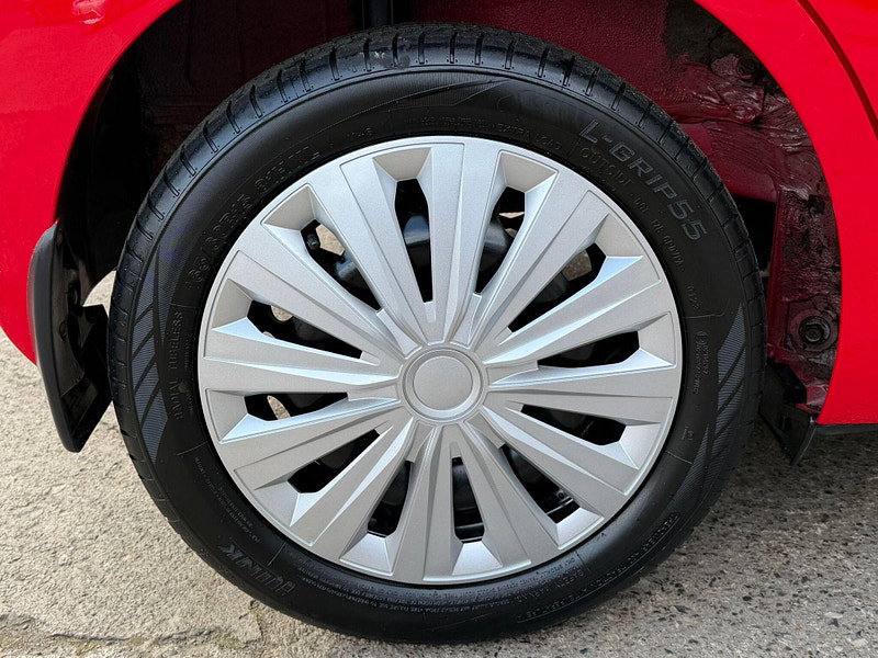 Toyota Aygo 1.0 VVT-i x-play Euro 6 5dr 5dr Manual 2026