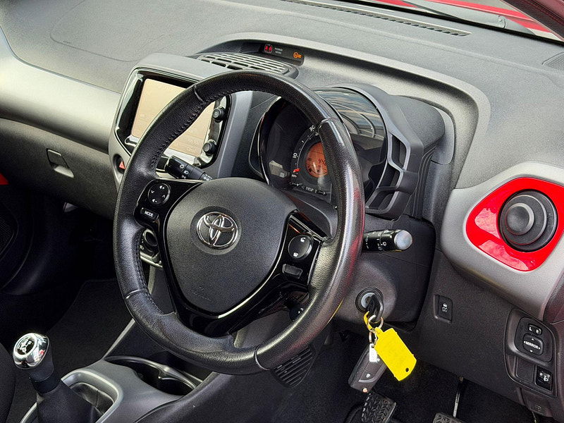 Toyota Aygo 1.0 VVT-i x-play Euro 6 5dr 5dr Manual 2026