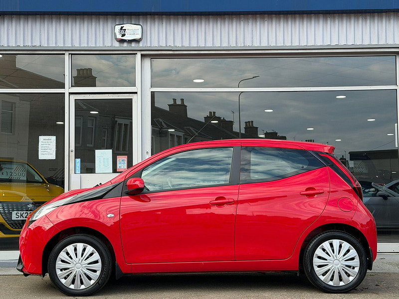 Toyota Aygo 1.0 VVT-i x-play Euro 6 5dr 5dr Manual 2026