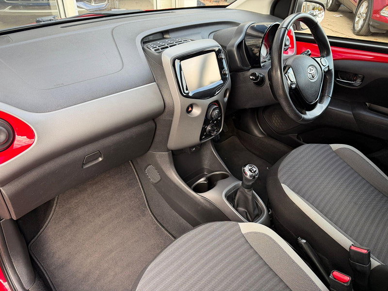 Toyota Aygo 1.0 VVT-i x-play Euro 6 5dr 5dr Manual 2026