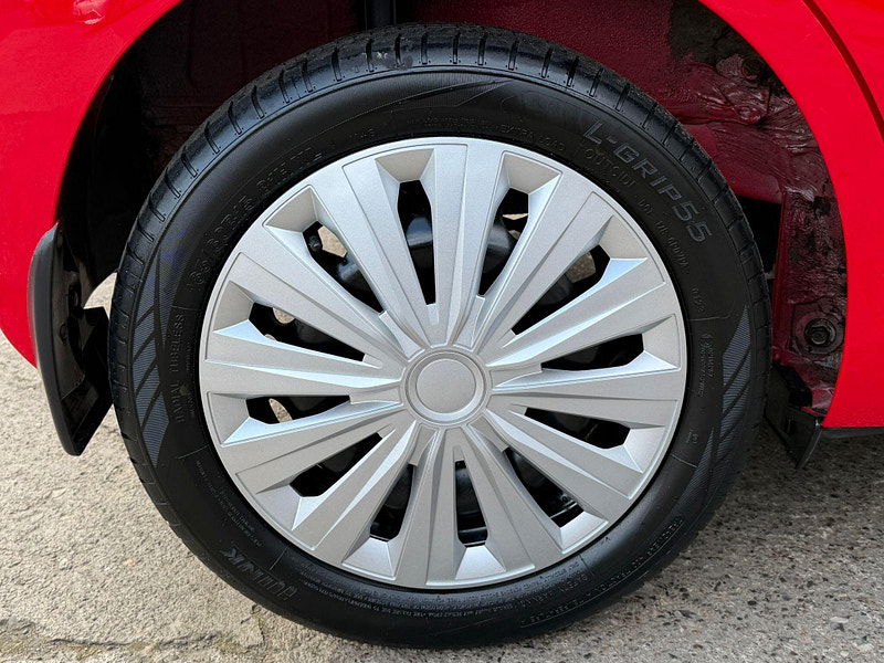 Toyota Aygo 1.0 VVT-i x-play Euro 6 5dr 5dr Manual 2026