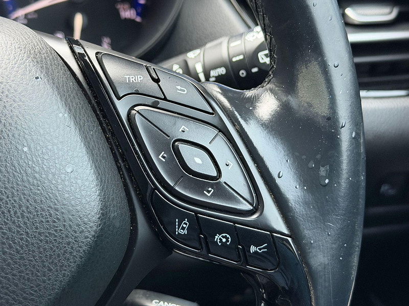 Toyota C-HR 1.8 VVT-h Dynamic CVT Euro 6 (s/s) 5dr 5dr Automatic 2026