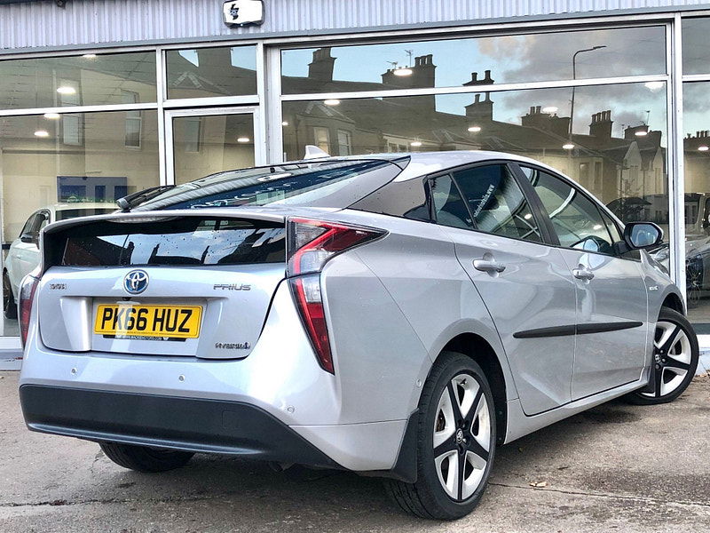 Toyota Prius 1.8 VVT-h Excel CVT Euro 6 (s/s) 5dr (15in Alloy) 5dr Automatic 2025