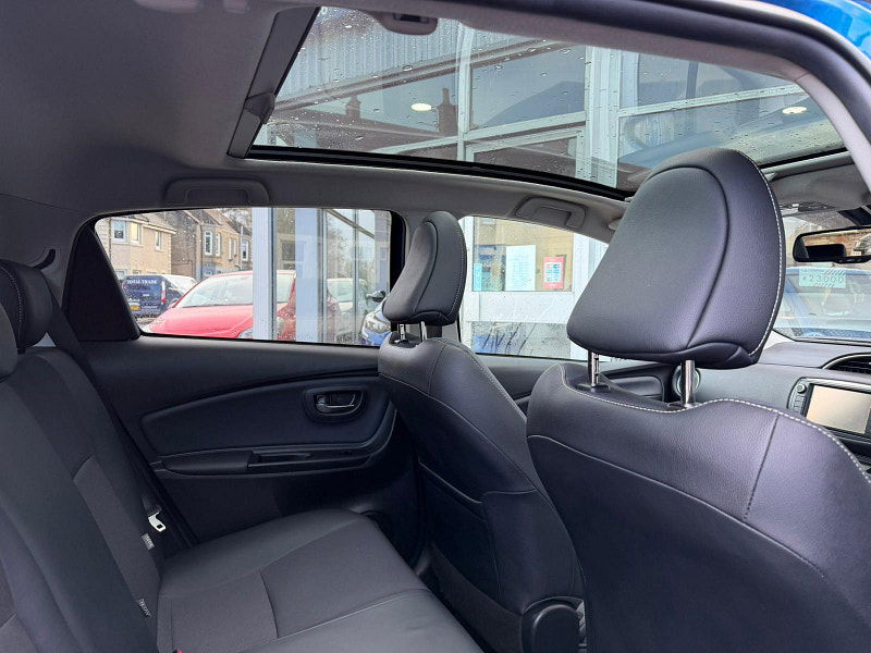 Toyota Yaris 1.5 VVT-h Excel E-CVT Euro 6 5dr (15in Alloy) 5dr Automatic 2026