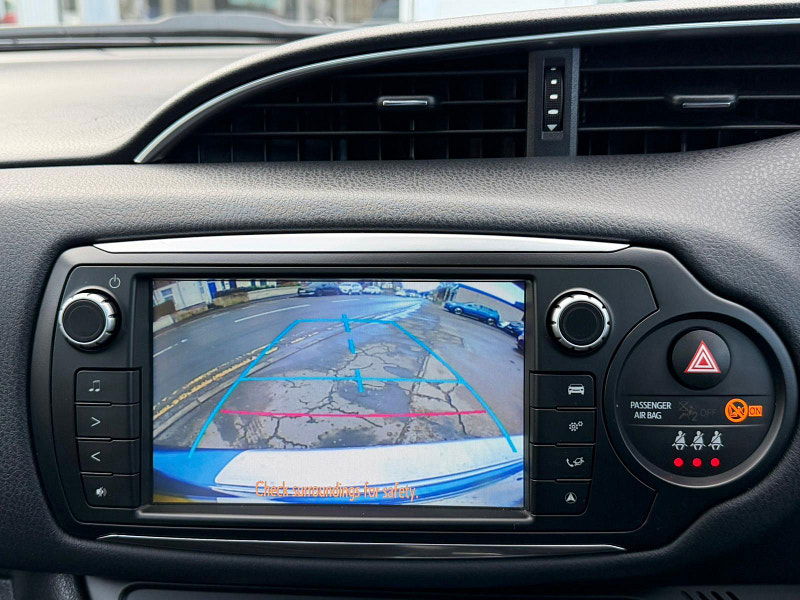 Toyota Yaris 1.5 VVT-h Excel E-CVT Euro 6 5dr (15in Alloy) 5dr Automatic 2026