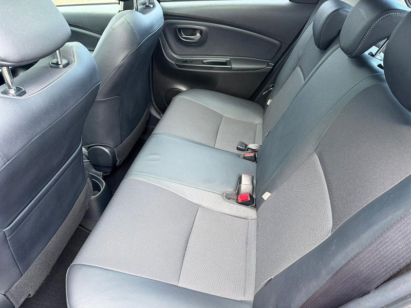 Toyota Yaris 1.5 VVT-h Excel E-CVT Euro 6 5dr (15in Alloy) 5dr Automatic 2026