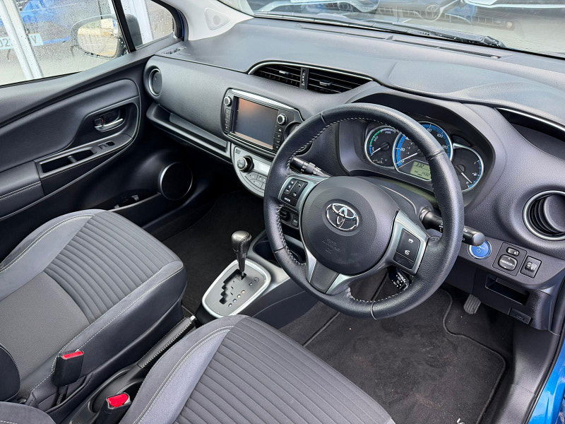 Toyota Yaris 1.5 VVT-h Excel E-CVT Euro 6 5dr (15in Alloy) 5dr Automatic 2026