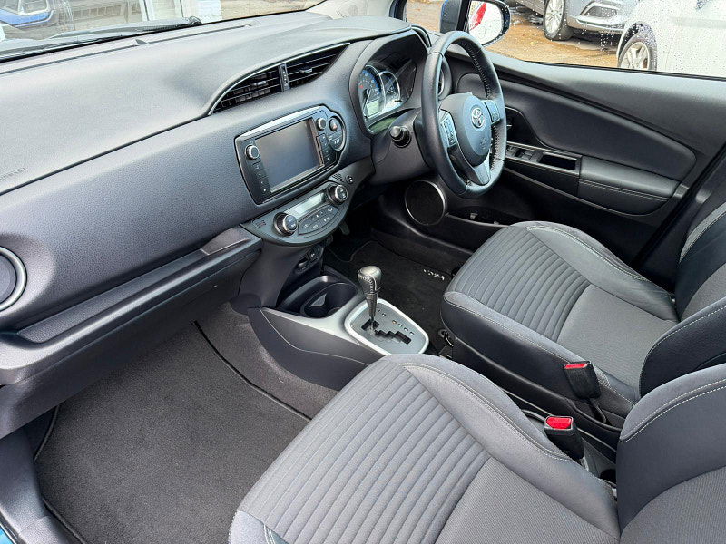 Toyota Yaris 1.5 VVT-h Excel E-CVT Euro 6 5dr (15in Alloy) 5dr Automatic 2026