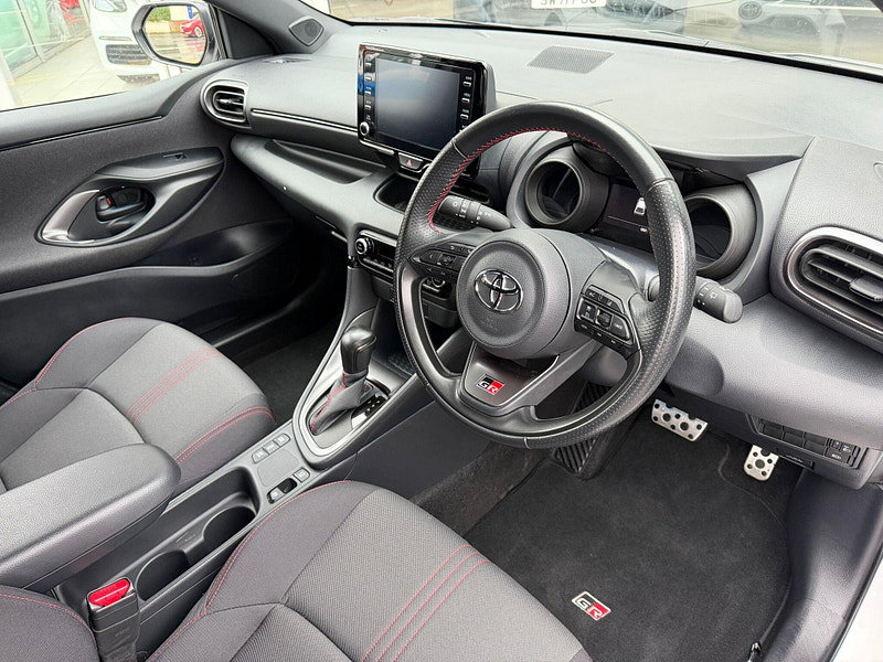 Toyota Yaris 1.5 VVT-h GR SPORT Hatchback 5dr Petrol Hybrid E-CVT Euro 6 (s/s) (116 ps) 5dr Automatic 2026