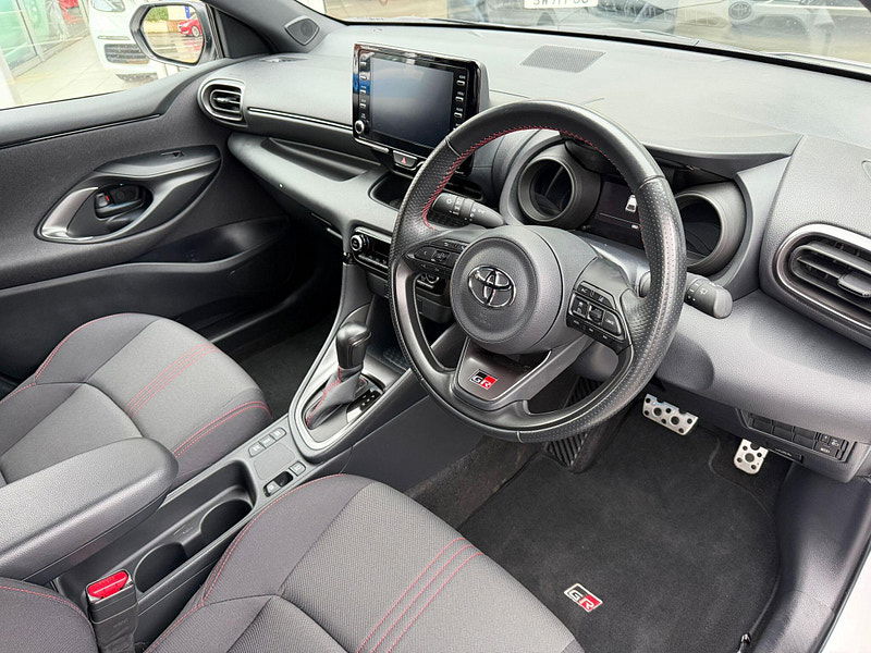 Toyota Yaris 1.5 VVT-h GR SPORT Hatchback 5dr Petrol Hybrid E-CVT Euro 6 (s/s) (116 ps) 5dr Automatic 2026