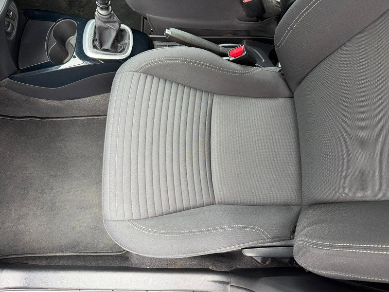 Toyota Yaris 1.5 VVT-i Cyan Bi-Tone Euro 6 5dr 5dr Manual 2026