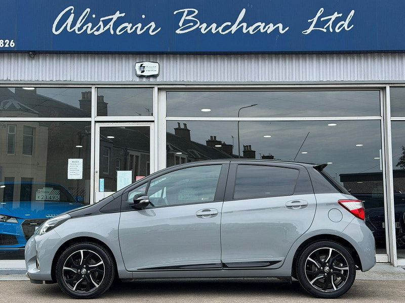 Toyota Yaris 1.5 VVT-i Cyan Bi-Tone Euro 6 5dr 5dr Manual 2026
