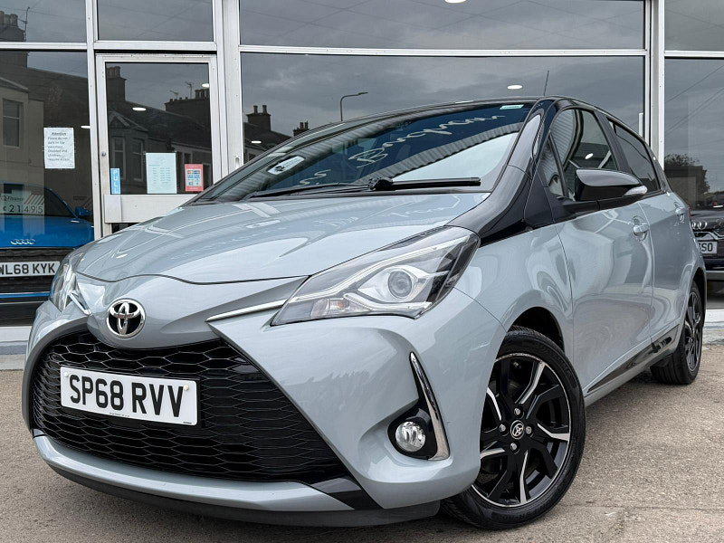 Toyota Yaris 1.5 VVT-i Cyan Bi-Tone Euro 6 5dr 5dr Manual 2026