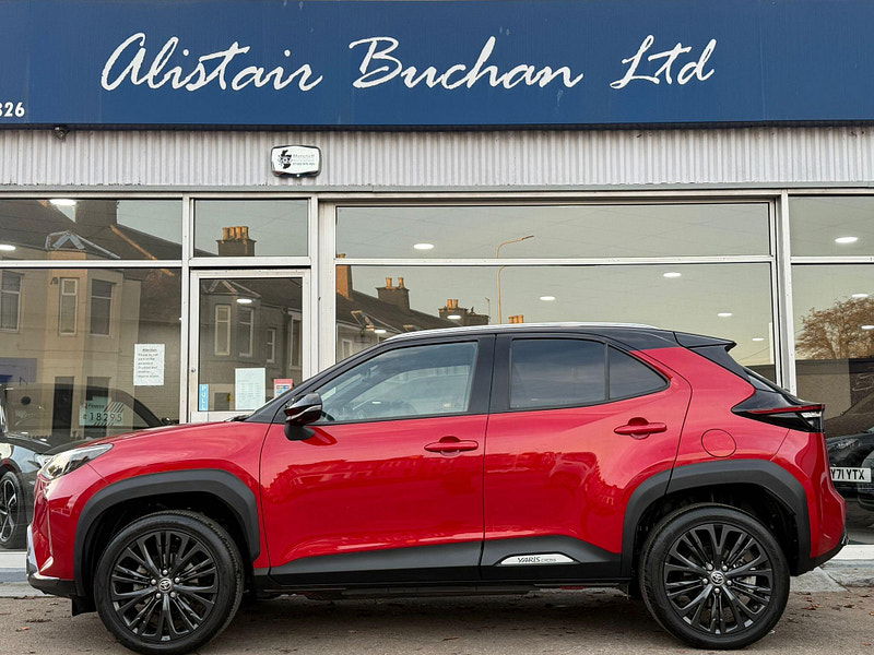 Toyota Yaris Cross 1.5 VVT-h Dynamic E-CVT AWD Euro 6 (s/s) 5dr 5dr Automatic 2025