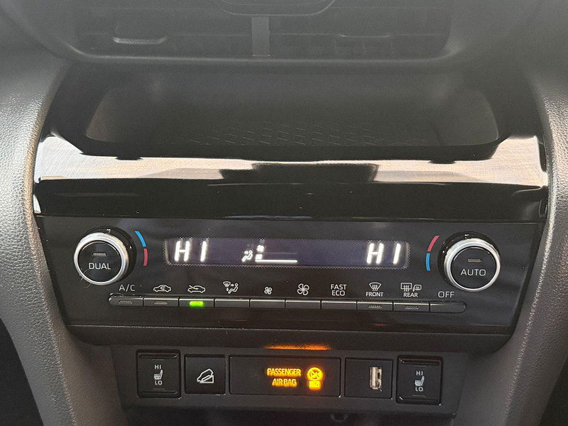 Toyota Yaris Cross 1.5 VVT-h Dynamic E-CVT AWD Euro 6 (s/s) 5dr 5dr Automatic 2025