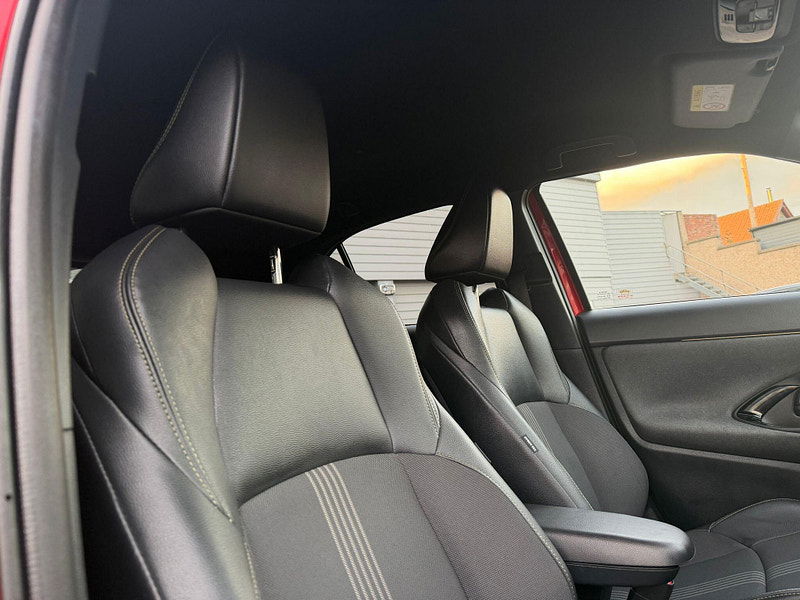 Toyota Yaris Cross 1.5 VVT-h Dynamic E-CVT AWD Euro 6 (s/s) 5dr 5dr Automatic 2025