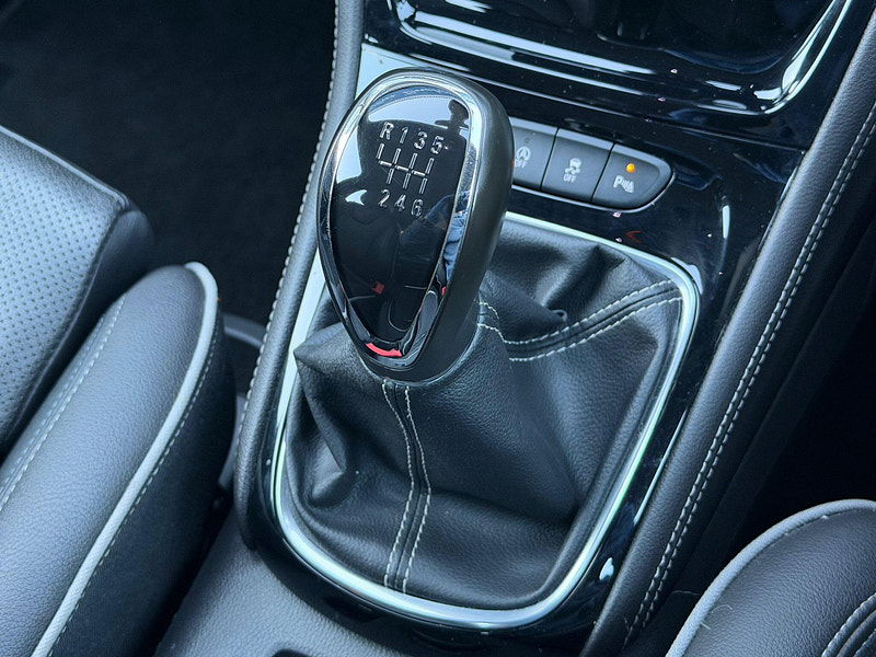 Vauxhall Astra 1.6 CDTi BlueInjection Elite Nav Euro 6 (s/s) 5dr 5dr Manual 2025