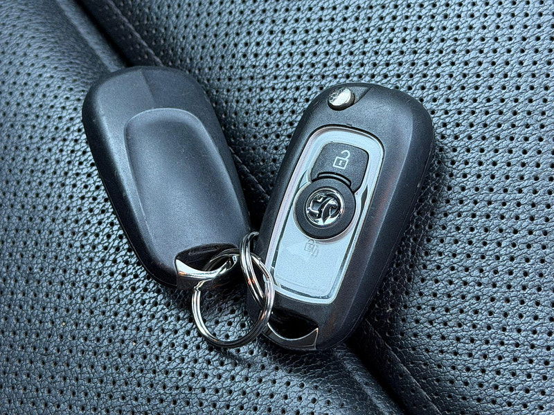 Vauxhall Astra 1.6 CDTi BlueInjection Elite Nav Euro 6 (s/s) 5dr 5dr Manual 2025