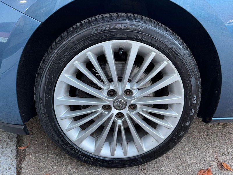 Vauxhall Astra 1.6 CDTi BlueInjection Elite Nav Euro 6 (s/s) 5dr 5dr Manual 2025