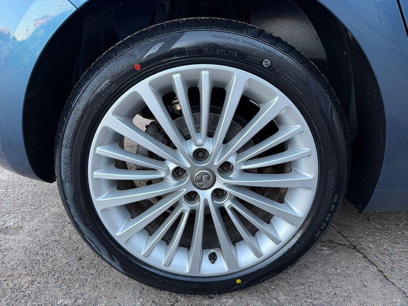 Vauxhall Astra 1.6 CDTi BlueInjection Elite Nav Euro 6 (s/s) 5dr 5dr Manual 2025