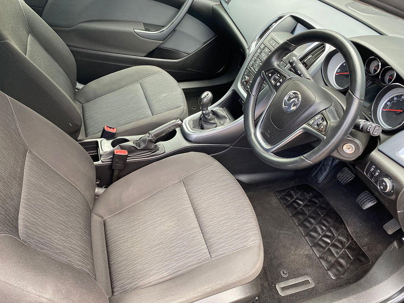 Vauxhall Astra GTC 1.4i Turbo Limited Edition Euro 6 (s/s) 3dr 3dr Manual 2026