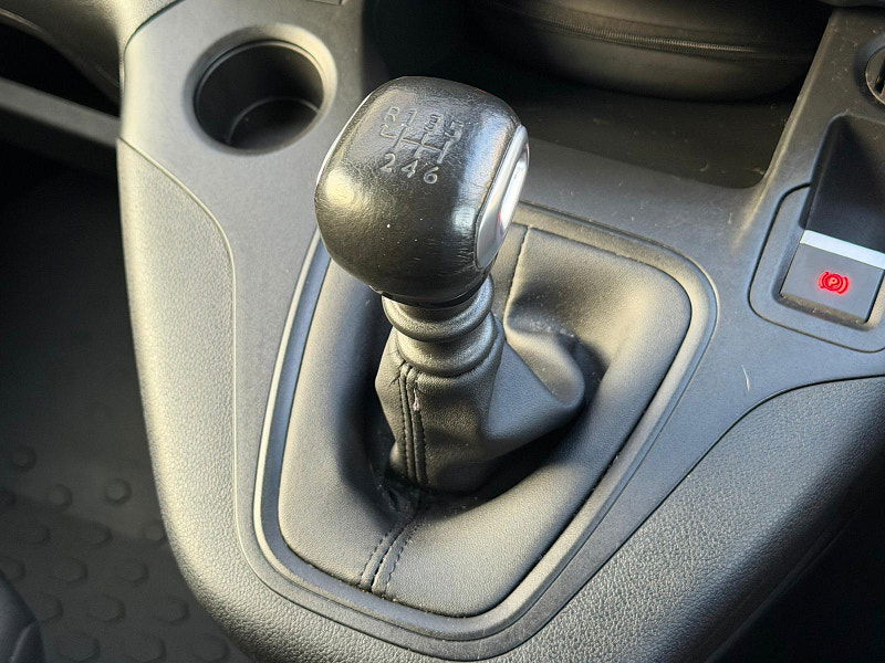 Vauxhall Combo Life 1.5 Turbo D SE Euro 6 (s/s) 5dr 5dr Manual 2025