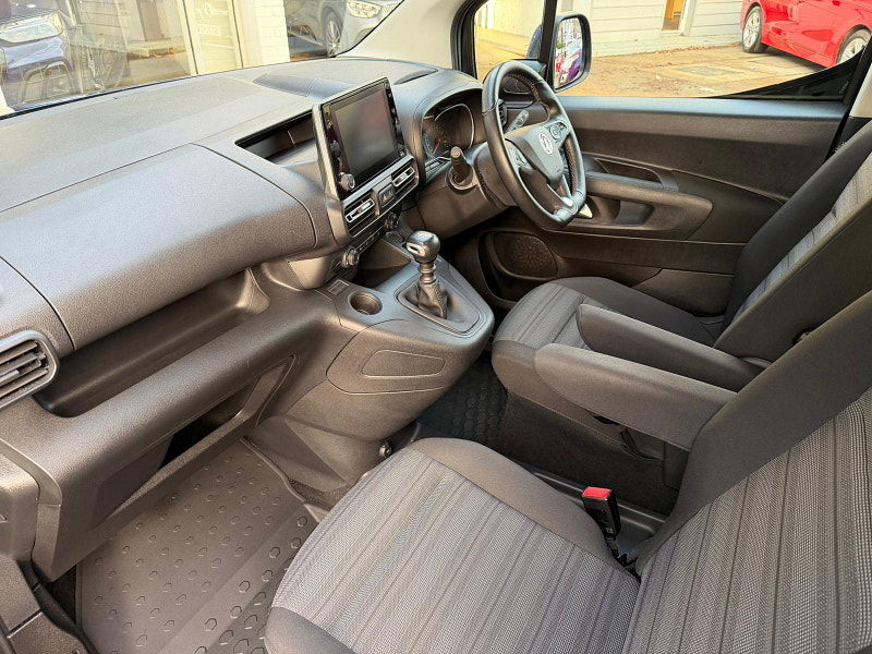 Vauxhall Combo Life 1.5 Turbo D SE Euro 6 (s/s) 5dr 5dr Manual 2025