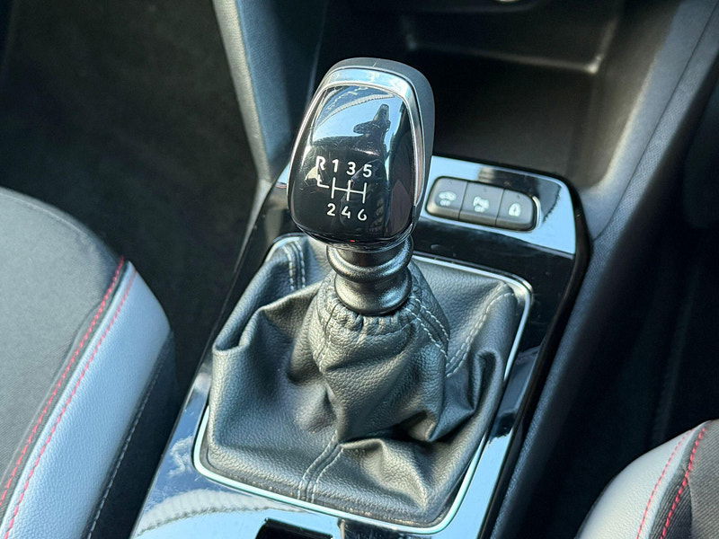 Vauxhall Mokka 1.2 Turbo SRi Premium Euro 6 (s/s) 5dr 5dr Manual 2025