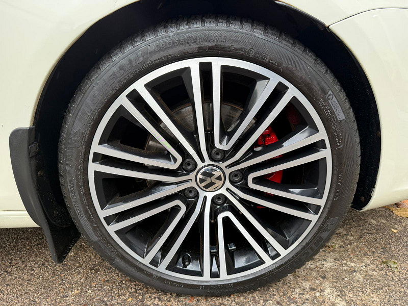 Volkswagen Eos 2.0 TDI BlueMotion Tech Exclusive Cabriolet Euro 5 (s/s) 2dr 2dr Manual 2025