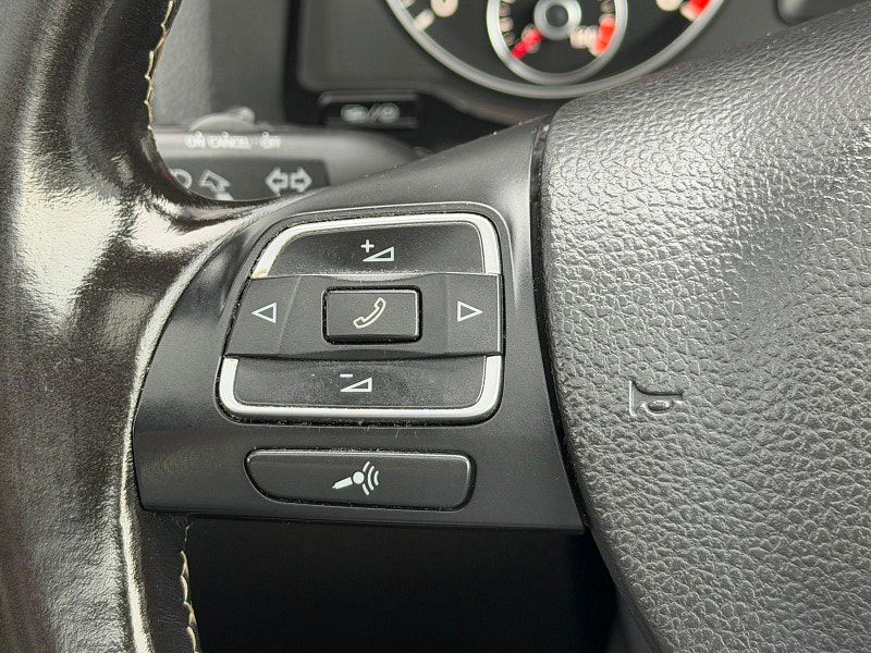 Volkswagen Eos 2.0 TDI BlueMotion Tech Exclusive Cabriolet Euro 5 (s/s) 2dr 2dr Manual 2025