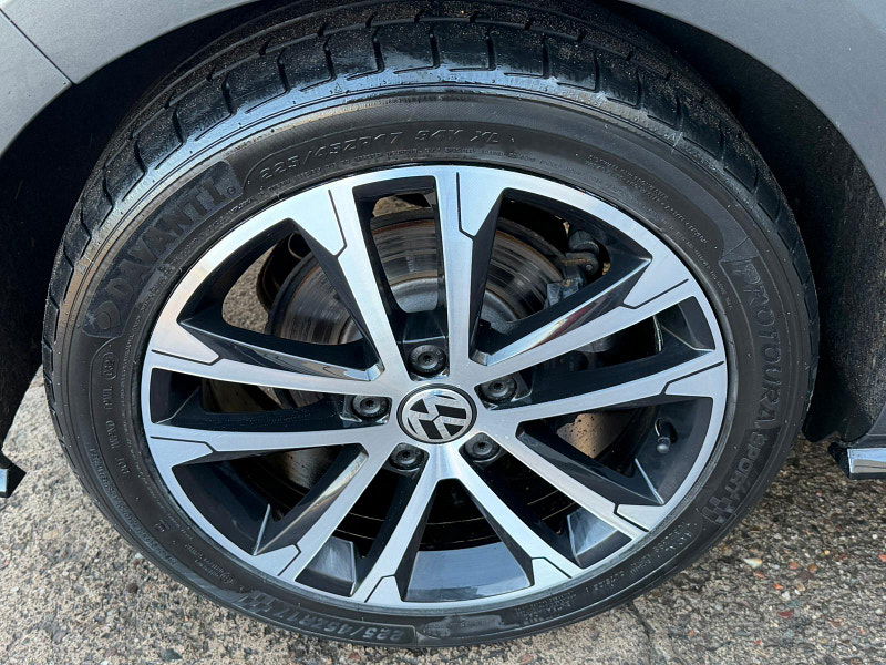 Volkswagen Golf 1.5 TSI EVO R-Line Euro 6 (s/s) 5dr 5dr Manual 2026