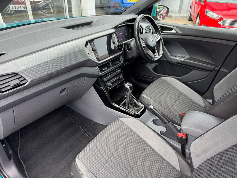 Volkswagen T-Cross 1.0 TSI R-Line Euro 6 (s/s) 5dr 5dr Manual 2025