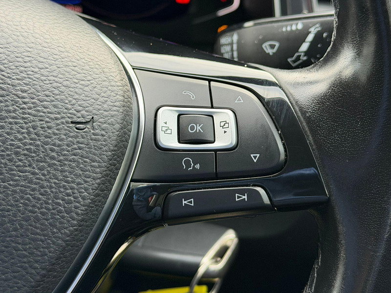 Volkswagen T-Roc 2.0 TSI SEL DSG 4Motion Euro 6 (s/s) 5dr 5dr Automatic 2026