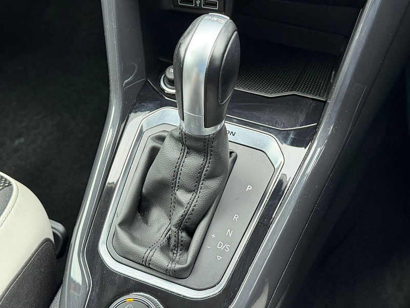 Volkswagen T-Roc 2.0 TSI SEL DSG 4Motion Euro 6 (s/s) 5dr 5dr Automatic 2026