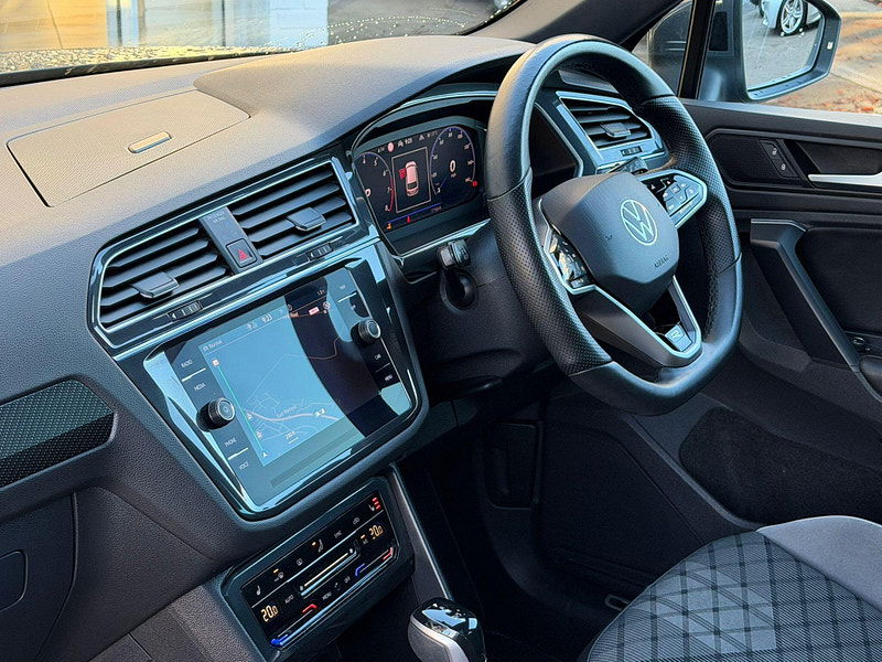 Volkswagen Tiguan 1.5 TSI R-Line DSG Euro 6 (s/s) 5dr 5dr Automatic 2025