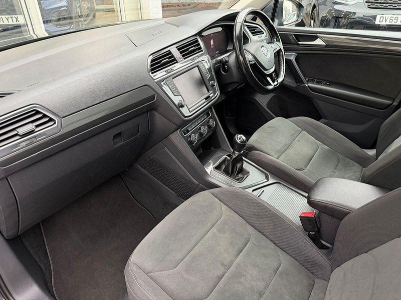Volkswagen Tiguan 2.0 TDI BlueMotion Tech SEL SUV 5dr Diesel Manual Euro 6 (s/s) (150 ps) 5dr Manual 2025