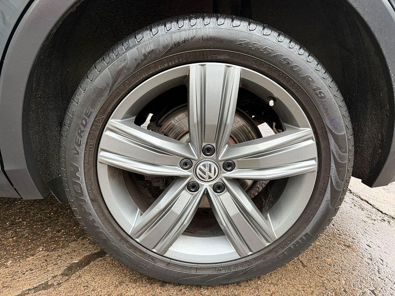 Volkswagen Tiguan 2.0 TDI BlueMotion Tech SEL SUV 5dr Diesel Manual Euro 6 (s/s) (150 ps) 5dr Manual 2025