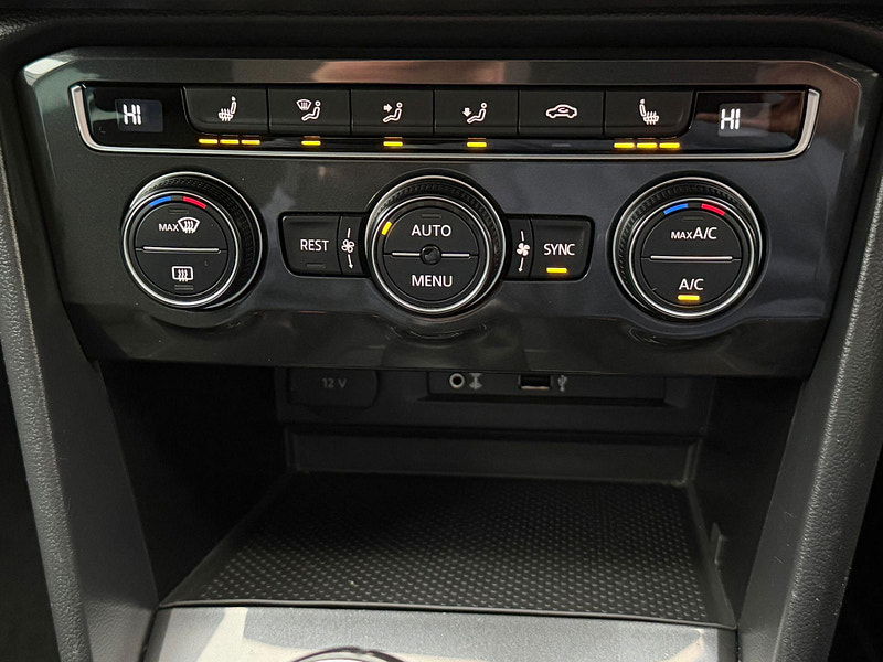 Volkswagen Tiguan 2.0 TDI BlueMotion Tech SEL SUV 5dr Diesel Manual Euro 6 (s/s) (150 ps) 5dr Manual 2025