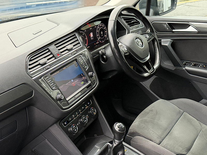Volkswagen Tiguan 2.0 TDI BlueMotion Tech SEL SUV 5dr Diesel Manual Euro 6 (s/s) (150 ps) 5dr Manual 2025