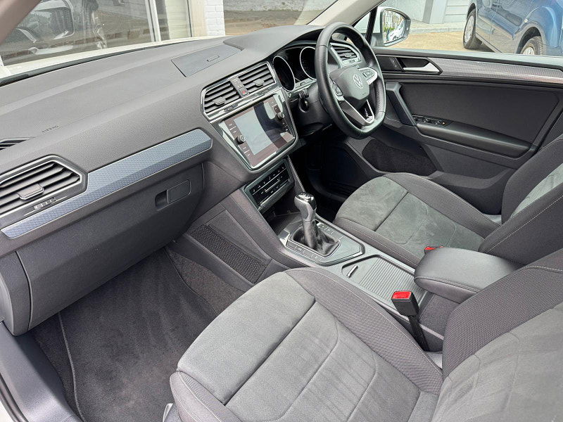 Volkswagen Tiguan 2.0 TDI Life DSG Euro 6 (s/s) 5dr 5dr Automatic 2025