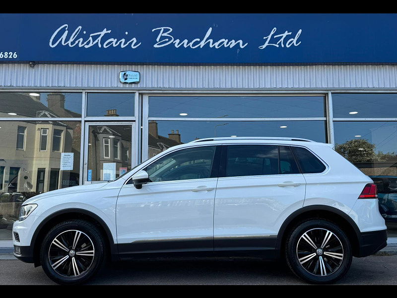 Volkswagen Tiguan 2.0 TDI SE Navigation 4Motion Euro 6 (s/s) 5dr 5dr Manual 2025