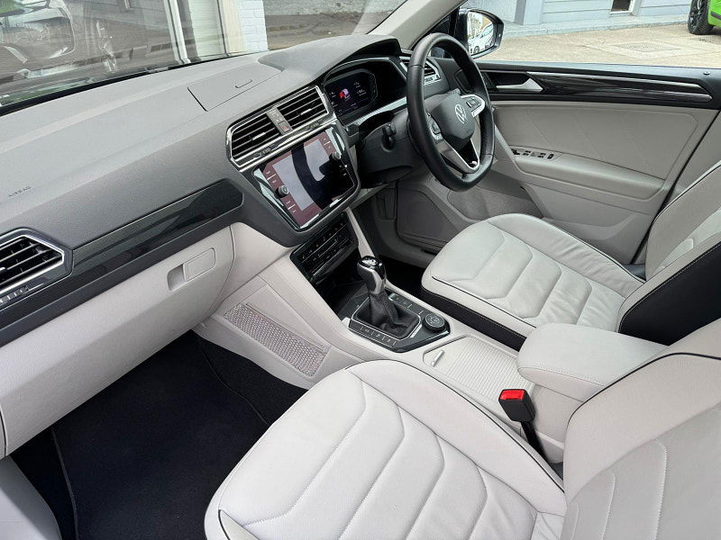 Volkswagen Tiguan 2.0 TSI Elegance DSG 4Motion Euro 6 (s/s) 5dr 5dr Automatic 2025