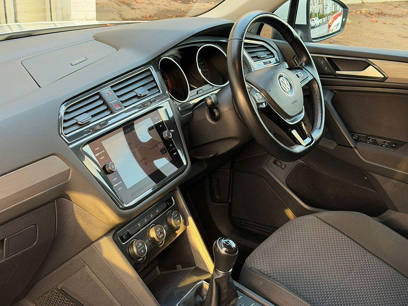 Volkswagen Tiguan Allspace 2.0 TDI SE Nav Euro 6 (s/s) 5dr 5dr Manual 2025