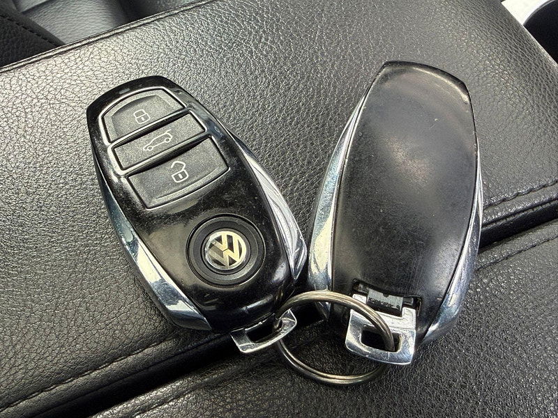 Volkswagen Touareg 3.0 TDI V6 BlueMotion Tech R-Line SUV 5dr Diesel Tiptronic 4WD Euro 5 (s/s) (245 ps) 5dr Automatic 2026