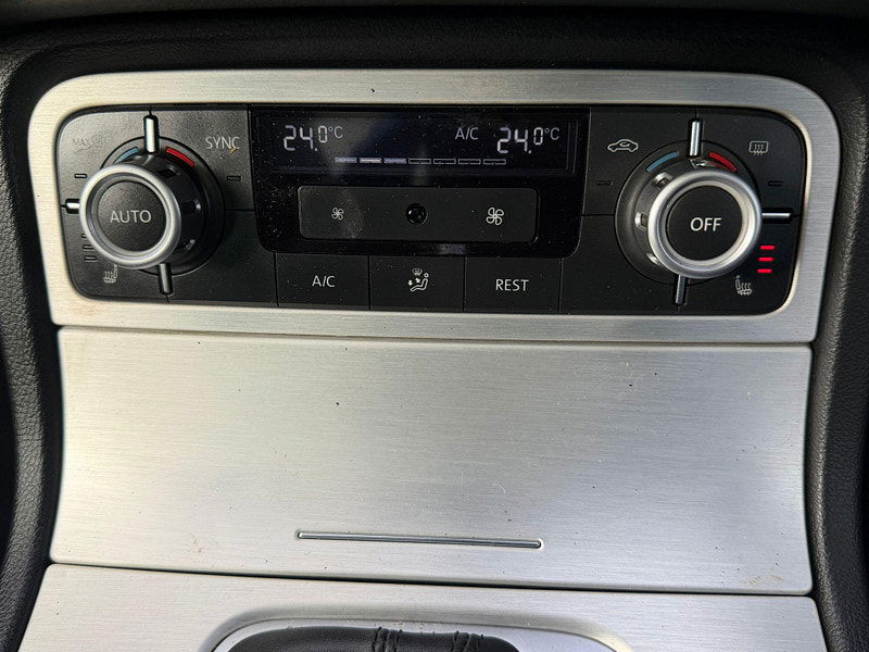 Volkswagen Touareg 3.0 TDI V6 BlueMotion Tech R-Line SUV 5dr Diesel Tiptronic 4WD Euro 5 (s/s) (245 ps) 5dr Automatic 2026