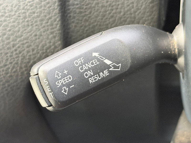 Volkswagen Touareg 3.0 TDI V6 BlueMotion Tech R-Line SUV 5dr Diesel Tiptronic 4WD Euro 5 (s/s) (245 ps) 5dr Automatic 2026