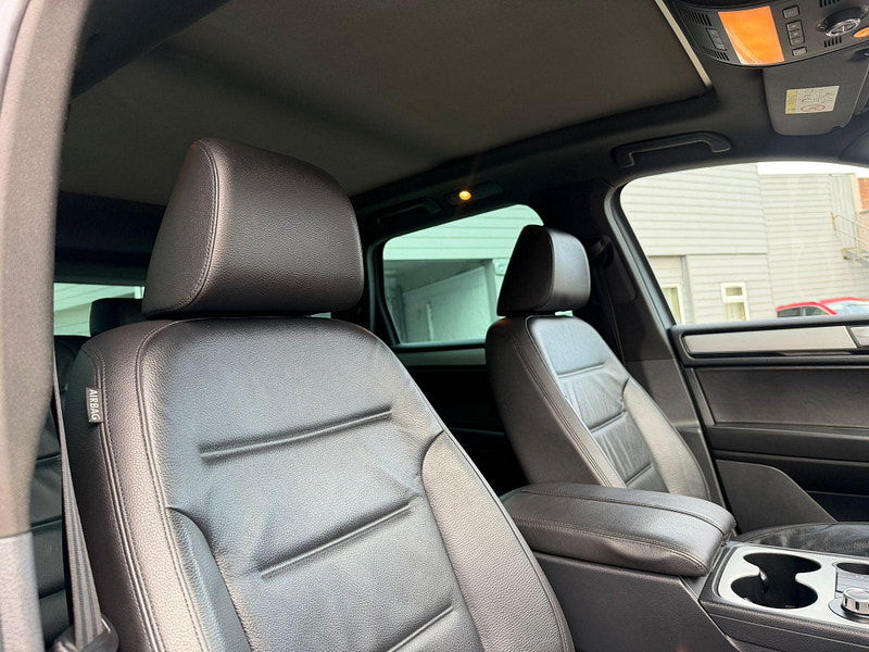 Volkswagen Touareg 3.0 TDI V6 BlueMotion Tech R-Line SUV 5dr Diesel Tiptronic 4WD Euro 5 (s/s) (245 ps) 5dr Automatic 2026