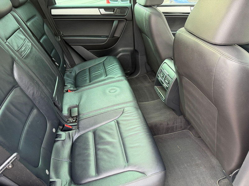 Volkswagen Touareg 3.0 TDI V6 BlueMotion Tech R-Line SUV 5dr Diesel Tiptronic 4WD Euro 5 (s/s) (245 ps) 5dr Automatic 2026