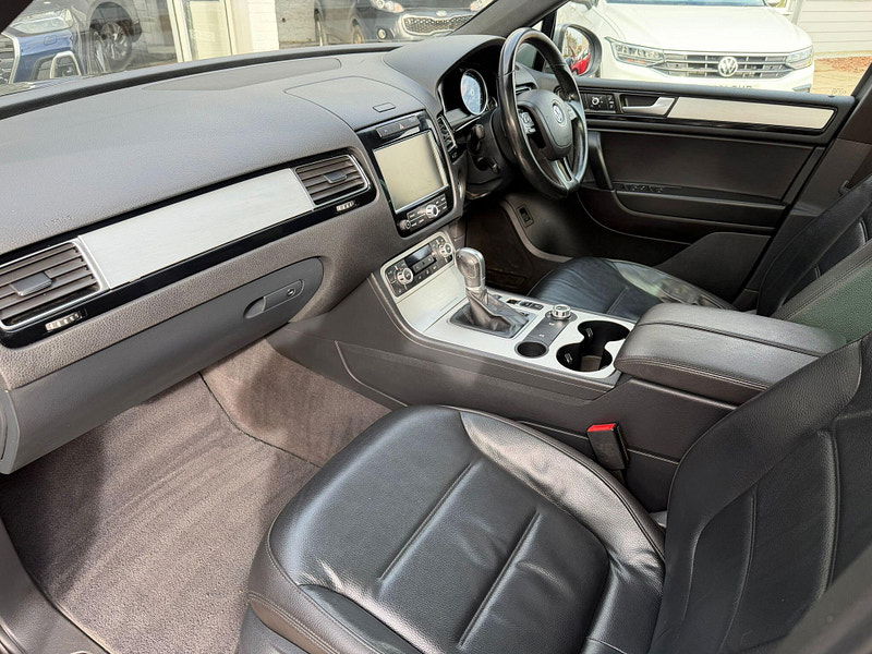 Volkswagen Touareg 3.0 TDI V6 BlueMotion Tech R-Line SUV 5dr Diesel Tiptronic 4WD Euro 5 (s/s) (245 ps) 5dr Automatic 2026